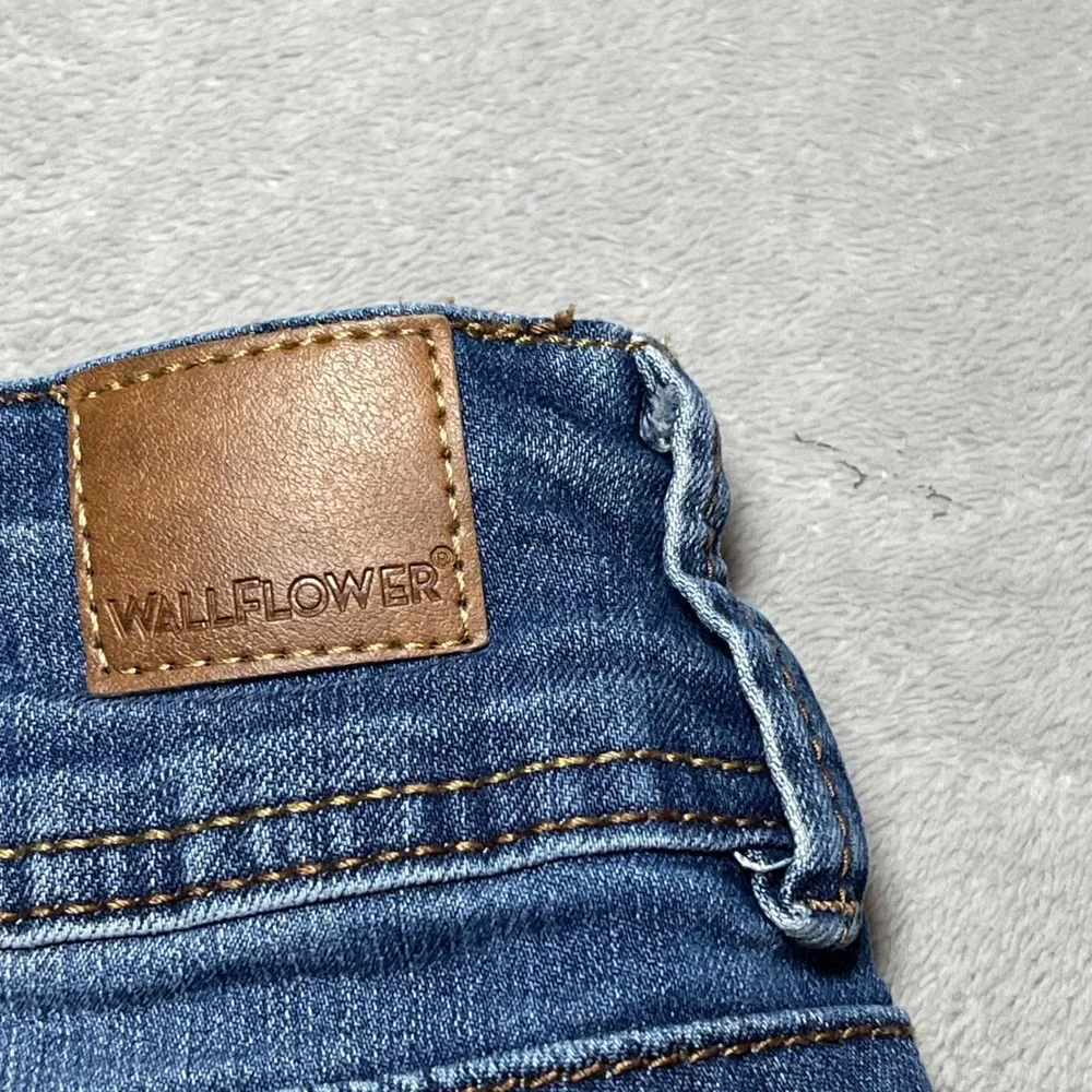 WallFlower Jeans Womens 17 Short Blue Luscious Curvy Fit Bootcut Flare Stretch